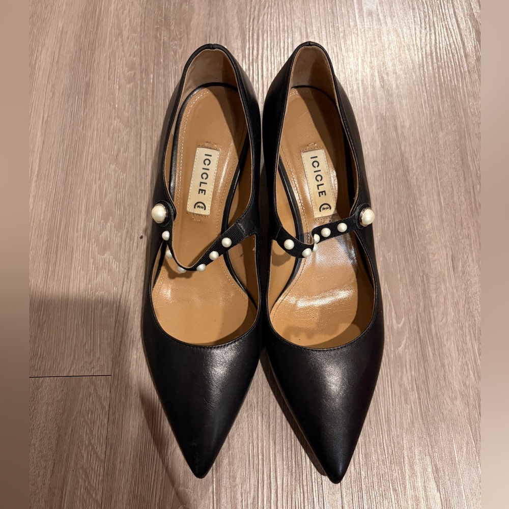 EUC Elegant Black Heels with Pearl Accents - size 7 (EU 37)